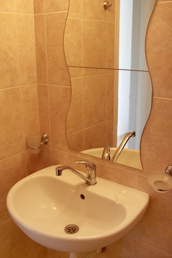 Vis Velika Bed & Breakfast Ngoại thất bức ảnh